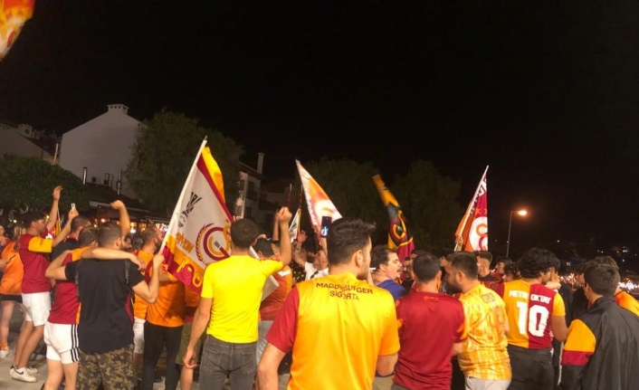 Datça’da Galatasaraylılar şampiyonluğu doyasıya kutladı