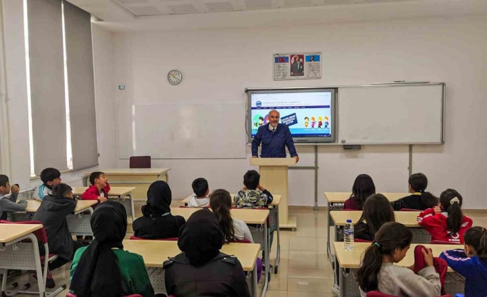 Karaman’da çocuk üniversitesi, depremden etkilenen çocuklar için etkinlik düzenledi