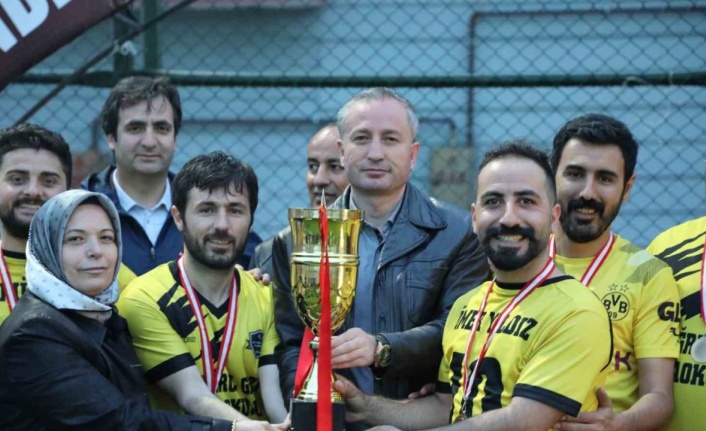 Önder Baydar Eğitimciler Ligi Şampiyonu Ertuğrul Gazi Ortaokulu oldu