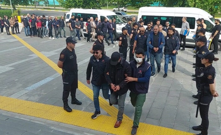 PKK elebaşının korumasının yakalandığı operasyonda 24 kişi adliyede