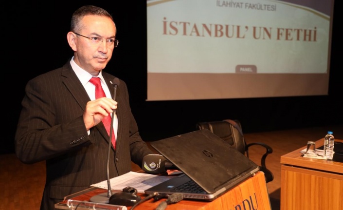 Rektör Akdoğan: “Bizler, ecdadımızın çabaları sayesinde buradayız”