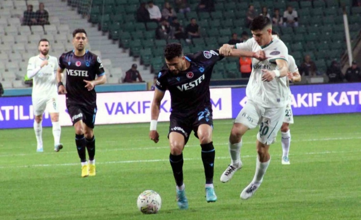 Spor Toto Süper Lig: Giresunspor: 0 - Trabzonspor: 2 (İlk yarı)