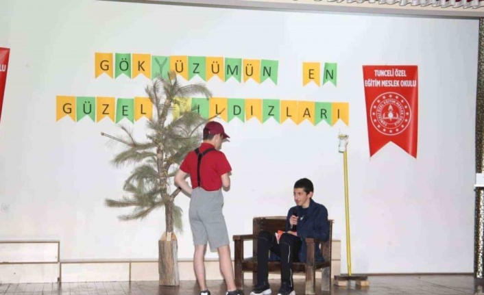 Tunceli’de özel öğrencilerden tiyatro gösterisi ve müzik dinletisi