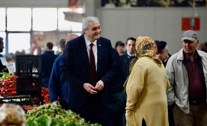 Başkan Bakkalcıoğlu, Kapalı Pazarda hemşehrileri ile bir araya geldi