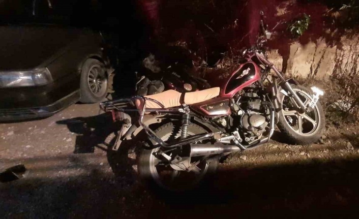 Bilecik’te 2 motosiklet kafa kafaya çarpıştı, 3 kişi yaralandı