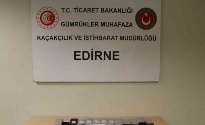 Gümrük muhafaza ekipleri, Kapıkule’de 200 adet kaçak cep telefonu yakaladı
