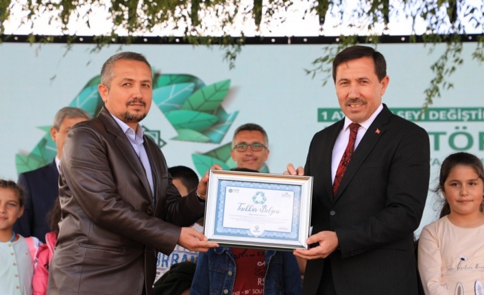 Karatay’ın en çevreci okulları ödüllerini Başkan Kılca’dan aldı