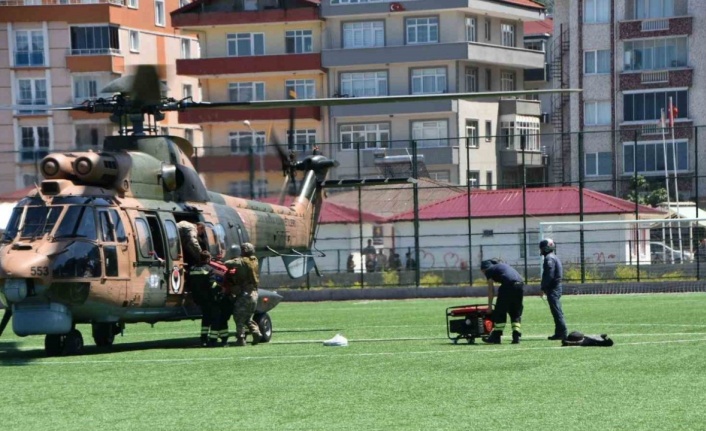 Sinop’ta sel nedeniyle elektriği kesilen köylere helikopterle jeneratör götürüldü