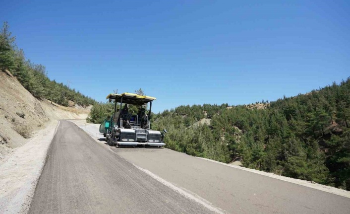 Ali Kayası’na ulaşım sağlayan yol asfaltlanıyor