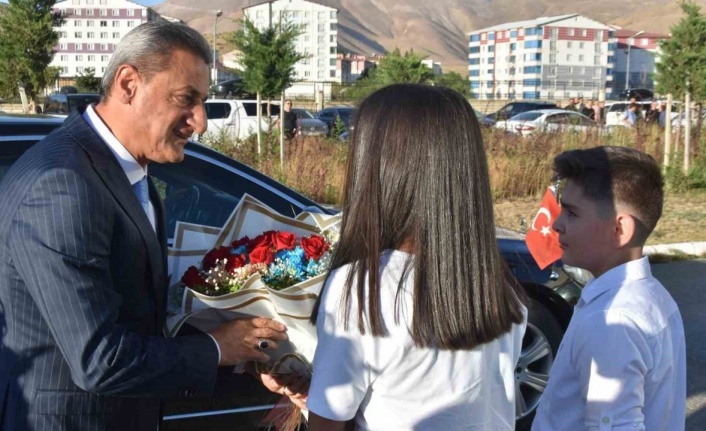 Bitlis Valisi Erol Karaömeroğlu görevine başladı