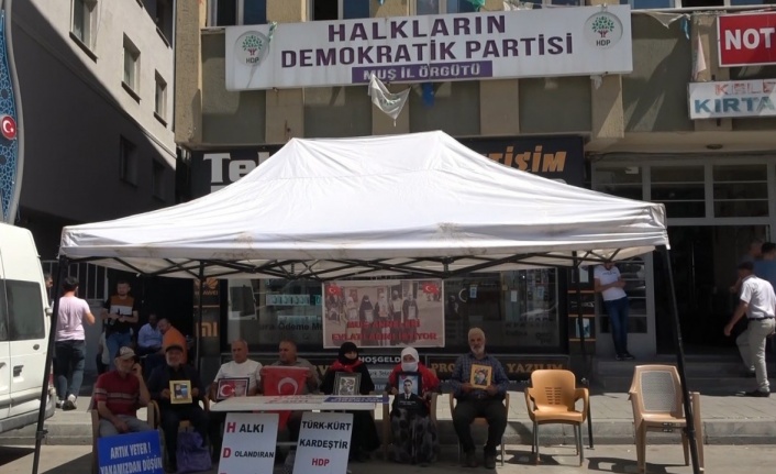 Muş’ta HDP önünde eylem yapan ailelerin sayısı 45’e çıktı