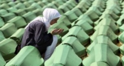 Srebrenitsa soykırımının 23'üncü yıl dönümü