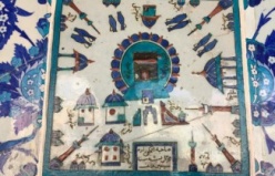 Rüstem Paşa Camii’nde bulunan 400 yıllık Kabe tasvirli çini pano