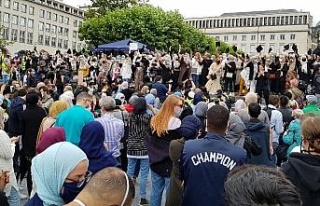 Brüksel’de başörtüsü yasağı protesto edildi