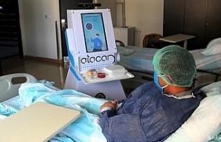 Covid hastalarının yeni bakıcısı robot hemşire...