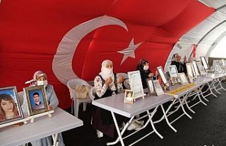 HDP önündeki ailelerin evlat nöbeti 309’uncu...