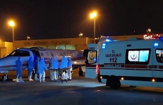 Riyad’taki Covid-19’lu karı koca ambulans uçakla...