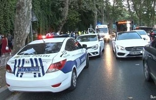 Beşiktaş’ta kontrolü kaybeden motosiklet yayalara...