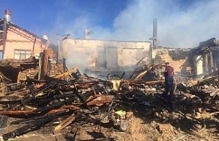 Çankırı’da yangından zarar gören 2 ev kullanılamaz...