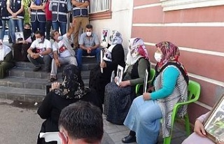 Evlat nöbetindeki ailelerden PKK ve HDP’ye tepki