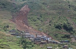 Nepal’de sel ve toprak kaymaları 16 kişinin ölümüne...