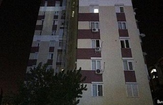Antalya’da 5’inci kattan düşen kadın hayatını...