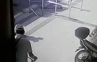 Bisiklet hırsızı önce kameraya sonra jandarmaya...