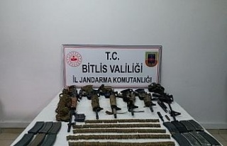 Bitlis’teki terör operasyonunda çok sayıda silah...