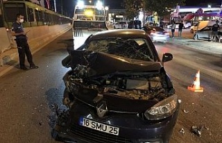 Bursa’da Otomobil minibüse arkadan çarptı: 6...