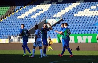 Çaykur Rizespor, Trabzonspor’a 4-3 mağlup oldu