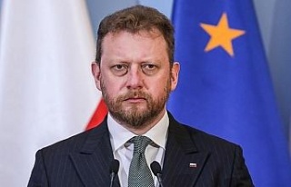 Eski Polonya Sağlık Bakanı Szumowski, korona virüse...