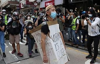 Hong Kong’da sokaklar yine karıştı: En az 90...