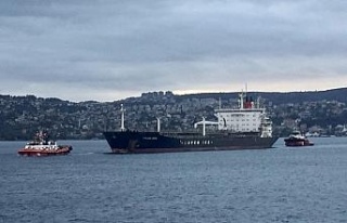 İstanbul boğazında arıza yapan tanker sürüklendi