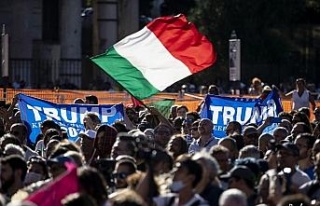 İtalya’da Covid-19 kısıtlamaları protesto edildi