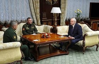 Lukaşenko: "Putin’den yeni silahlar istedim"