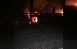 Simav’da korkutan fabrika yangını