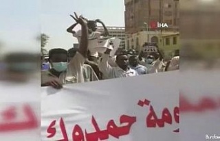 Sudan’da Başbakan Hamduk ve hükümet karşıtı...
