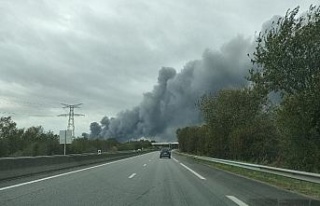 Fransa’da 8 bin metrekarelik depoda yangın