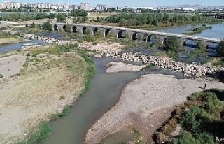 Türkiye’nin en uzun nehrinde su seviyesi düştü