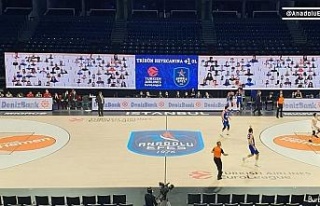 Anadolu Efes maçını dijital tribünden 300’e...