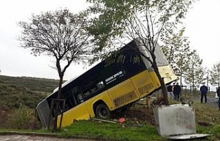 Faciadan dönülen otobüs kazası kamerada