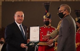 Bakan Çavuşoğlu, Pakistan Cumhurbaşkanı Alvi...