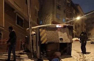 İstanbul’da servis minibüsünün takla atıp devrildiği...