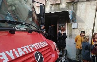 Kadıköy’de iki katlı binada çıkan yangın paniğe...