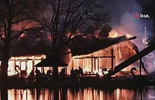 Rotterdam’da tema parkında büyük yangın