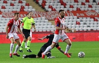 Antalyaspor yenilmezlik serisini 9 maça çıkardı