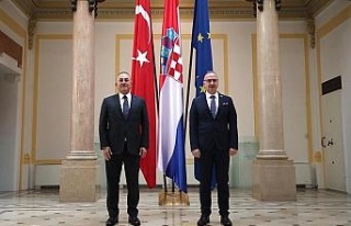 Bakan Çavuşoğlu’ndan Hırvatistan’a yönelik...