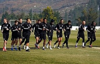 Beşiktaş’ta Ghezzal ve Montero sahaya indi