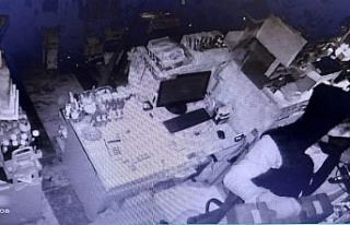 İstanbul’da yapı marketi soyan hırsız kamerada