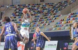 Kadınlar Basketbol Süper Ligi: İzmit Belediyespor:...